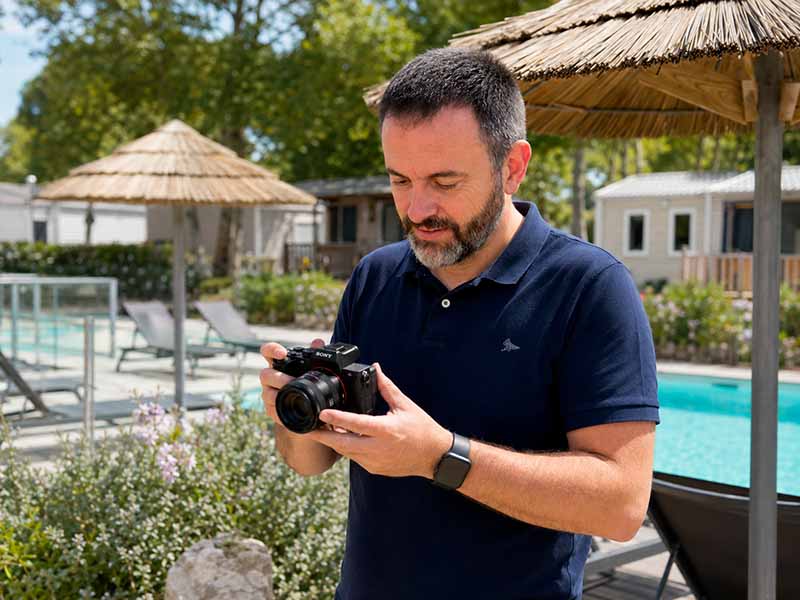 Emplacement réservé à une photographie d'Olivier Charlois en situation de travail
